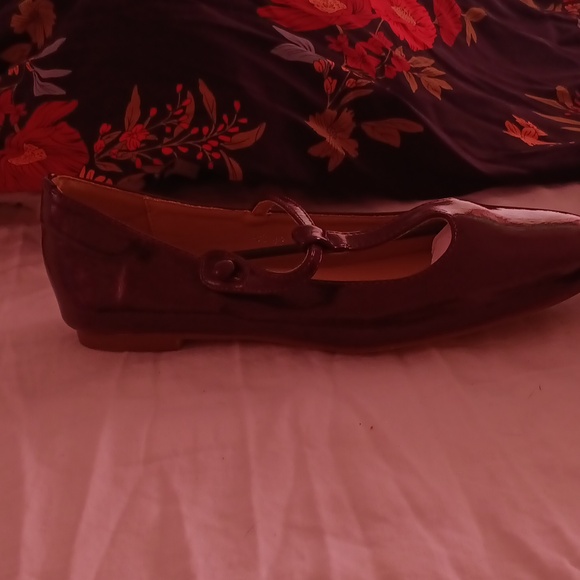 Patent burgandy T-strap flats - Picture 4 of 4